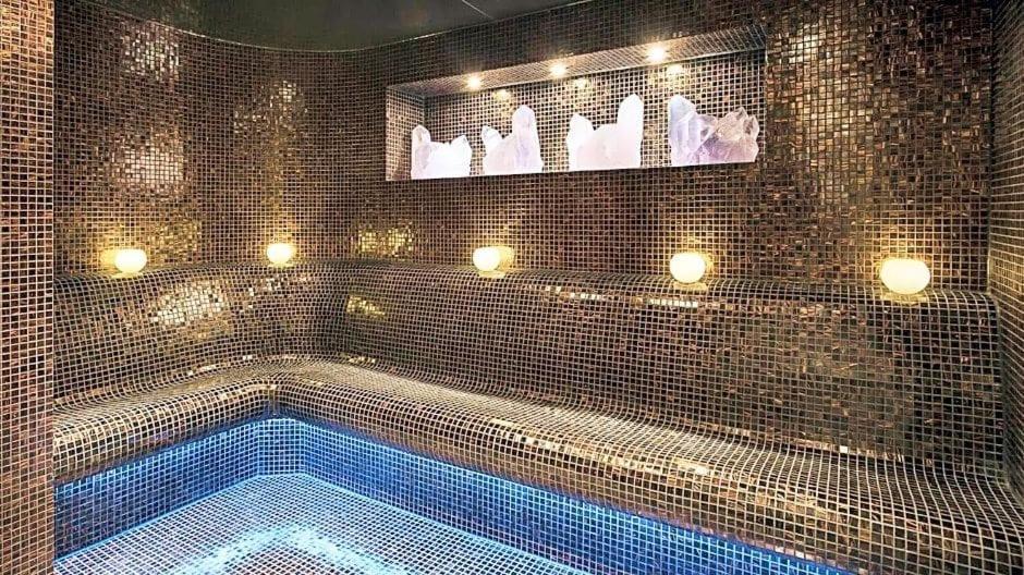 Damac 1bhk Business Bay With Pool & Canal Walk Dubai