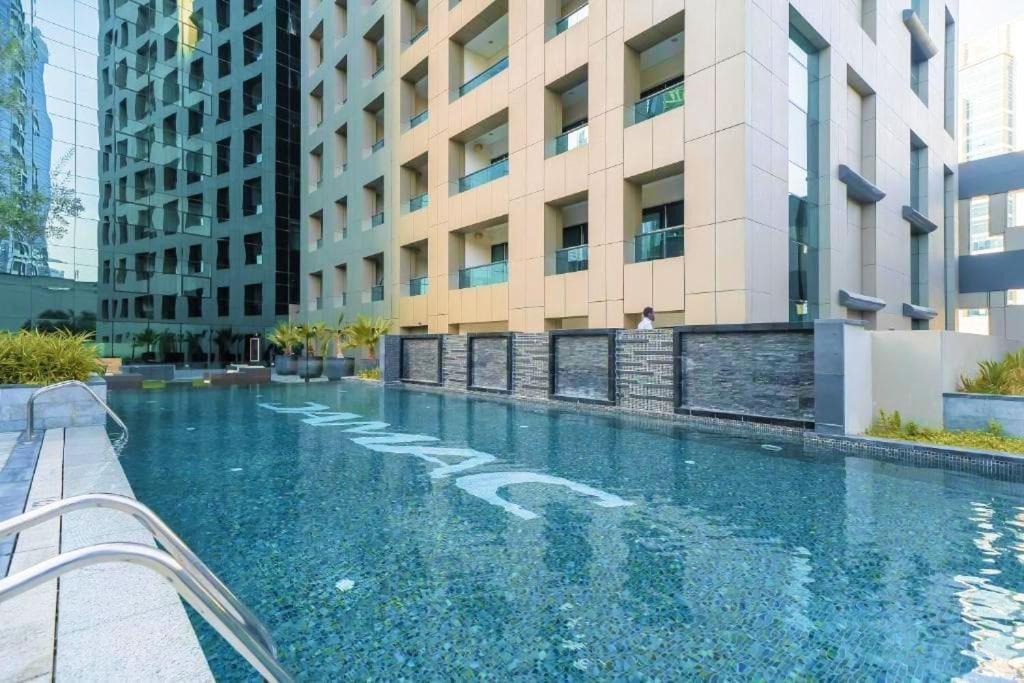 Apartment Damac 1bhk Business Bay With Pool & Canal Walk Dubai
